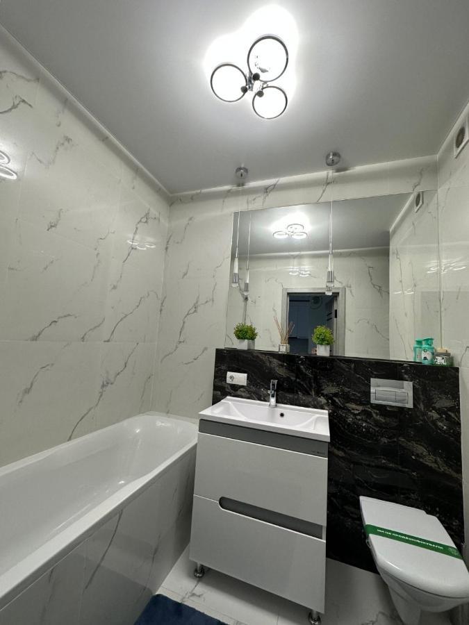 Apartmán Новобудова Сам Центр Вул Шевченка 60 Оперний 10Хв Lvov Exteriér fotografie