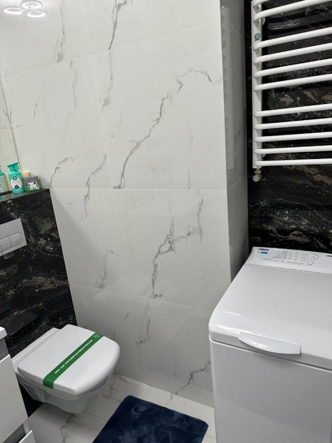 Apartmán Новобудова Сам Центр Вул Шевченка 60 Оперний 10Хв Lvov Exteriér fotografie