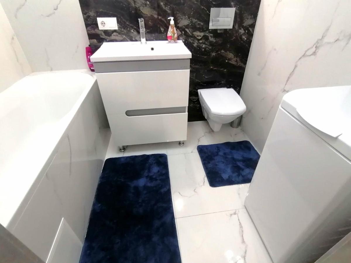 Apartmán Новобудова Сам Центр Вул Шевченка 60 Оперний 10Хв Lvov Exteriér fotografie