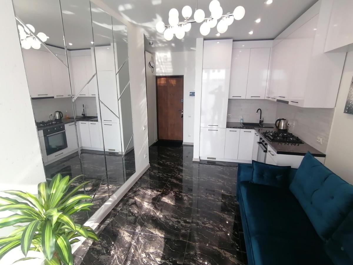 Apartmán Новобудова Сам Центр Вул Шевченка 60 Оперний 10Хв Lvov Exteriér fotografie